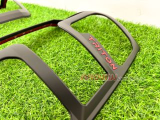 ครอบไฟท้าย Mitsubishi Triton 2023-2024 ดำเงา+โลโก้แดง