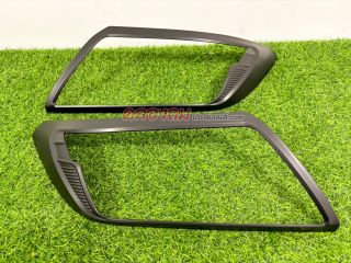 ครอบไฟหน้า Nissan Navara 2014 (ดำด้าน)