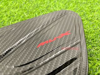 ครอบฝาถังน้ำมัน Isuzu mu-x 2021 คาร์บอนโลโก้แดง